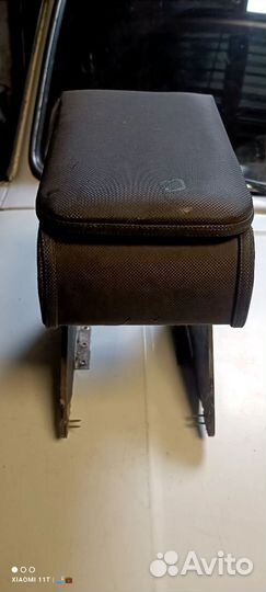 Подлокотник niva 2121