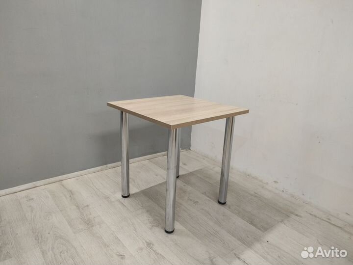 Стол кухонный, обеденный (4 опоры). Новый 03783