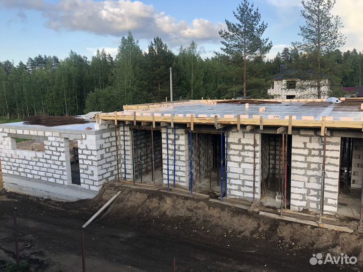 Бригада строителей