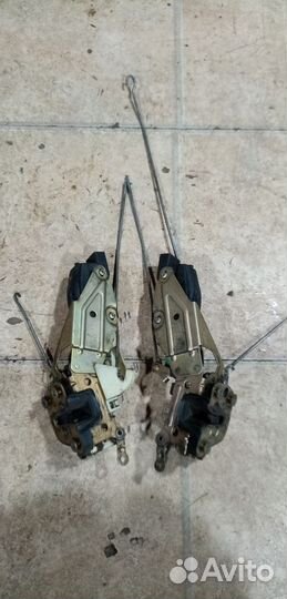 Замки передних дверей Opel Vectra A