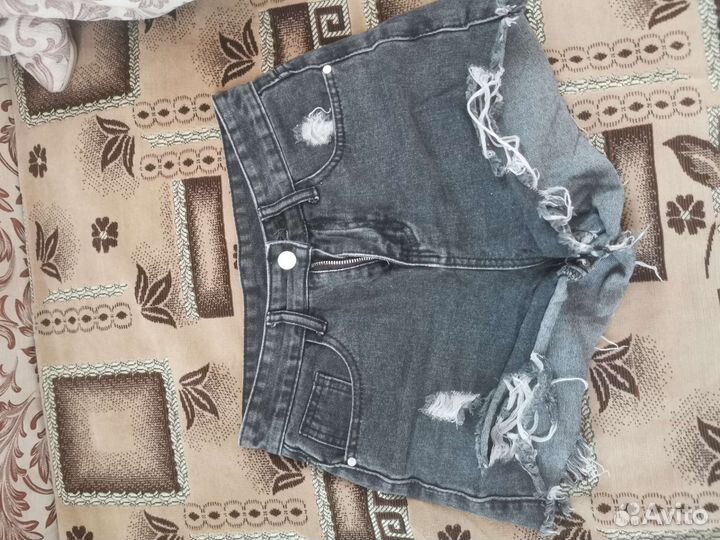 Джинсовые шорты zara 42