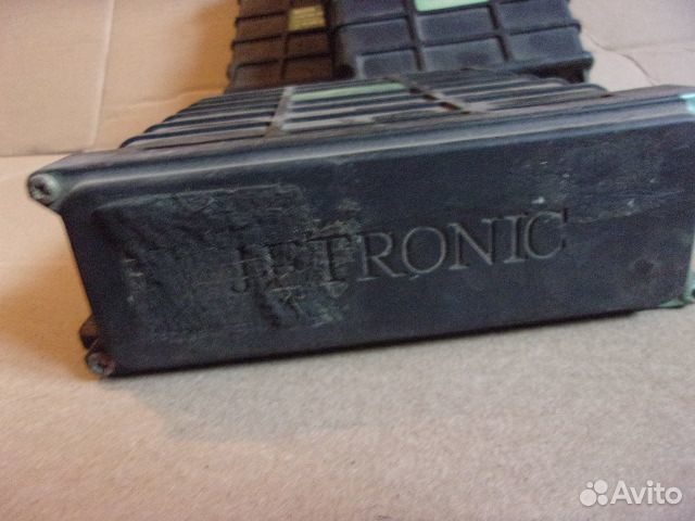 VW / Audi 86-91г., блок управления эбу 811906264A