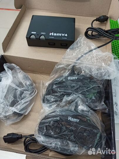 Hamy 4 (денди/сега - два в одном) + 350 игр