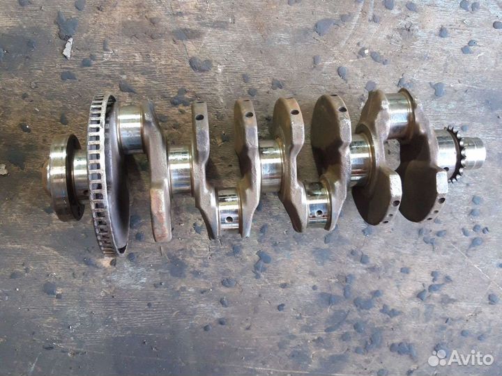 Коленвал 050105189B