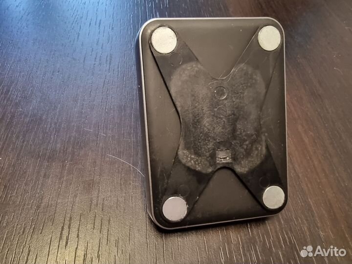 Магнитный держатель с беспроводной зарядкой