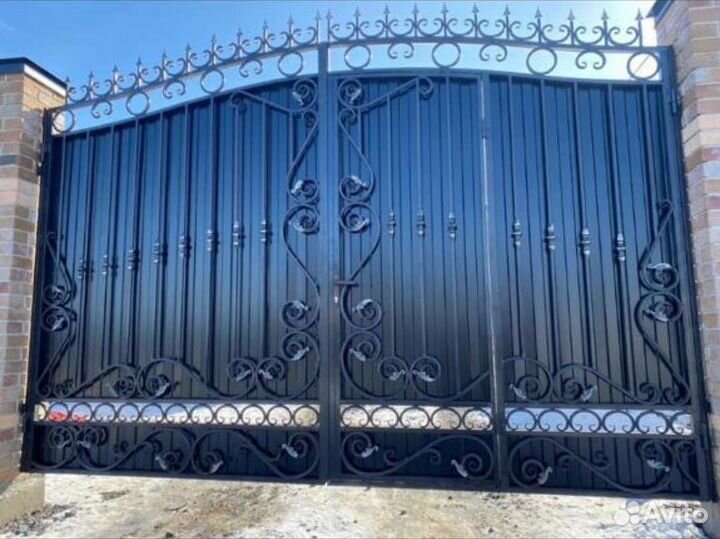 Ворота Кованые арт 44. Профлист под дерево