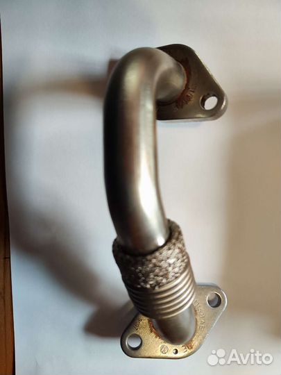 Патрубок рециркуляции отработанных газов