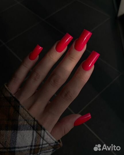 Модель на маникюр