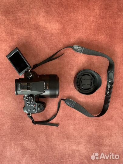 Цифровая фотокамера Panasonic Lumix DMC-FZ1000