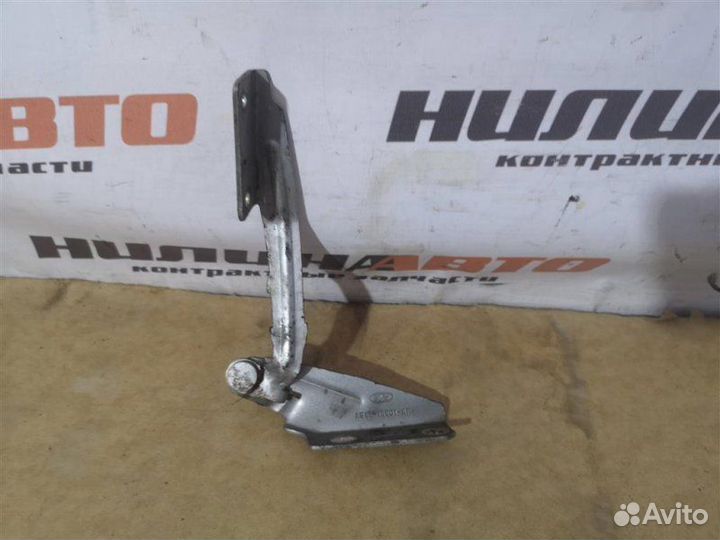 Петля капота левая Ford Focus 1 седан 1.8 fydb