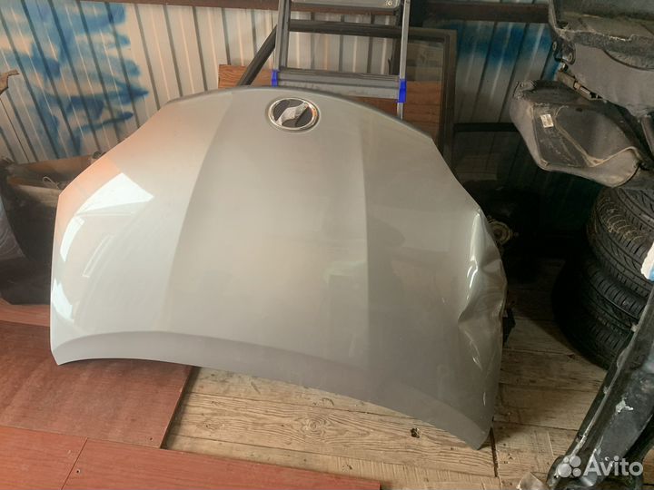 Капот toyota виш