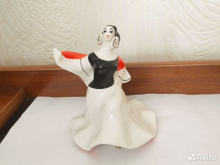 Испанская танцовщица, фарфоровая статуэтка, СССР