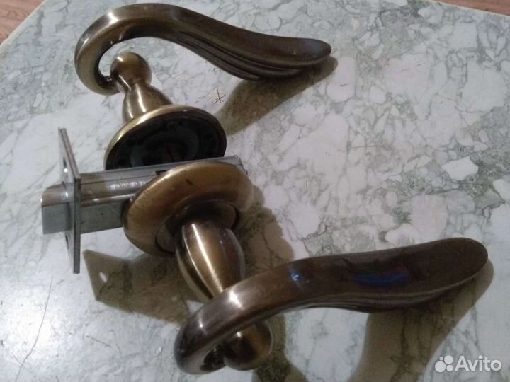 Дверные ручки