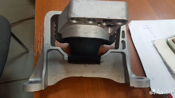 Опора двигателя Ford Focus III/Kuga 2011 1742410