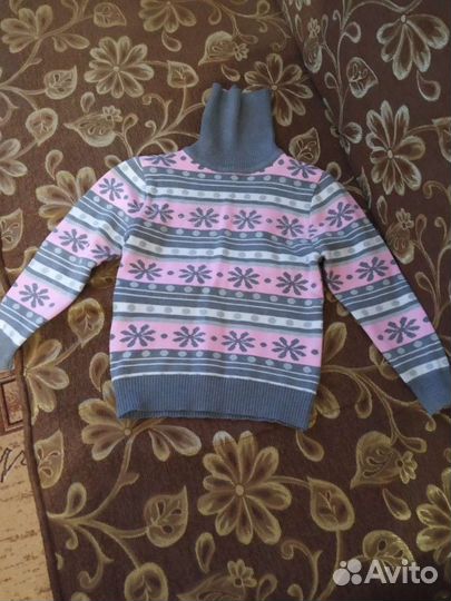 Свитер для девочки,размер 4-6 лет