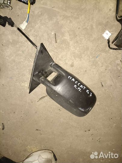 Зеркало правое Volkswagen Passat B3