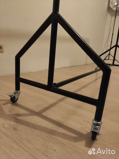 Вешалка для одежды напольная