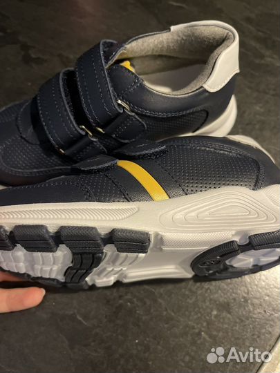 Surthilortho кроссовки новые (стелька 18,3)