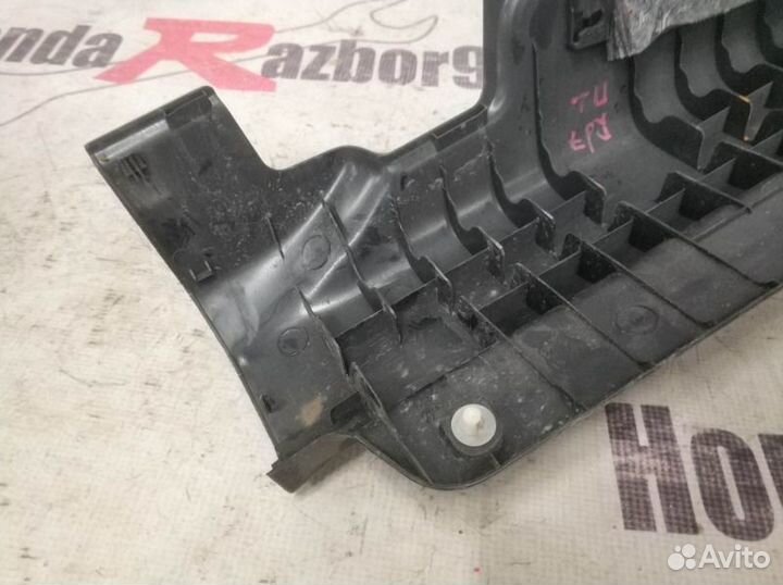 Накладка на порог передняя левая Honda Cr-V 2 RD7