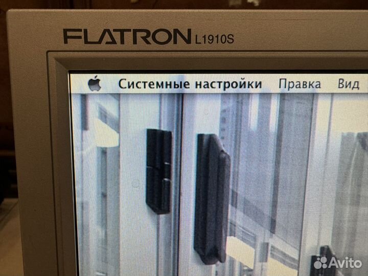 Монитор LG 19