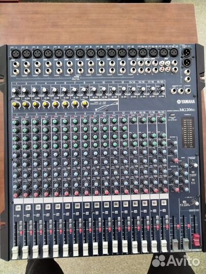 Микшерный пульт Yamaha MG206C