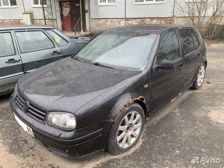 Кулак поворотный передний левый Volkswagen Golf 4