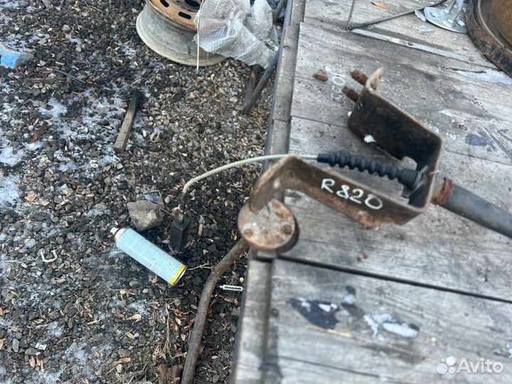 Трос ручного тормоза задний правый Nissan Atlas