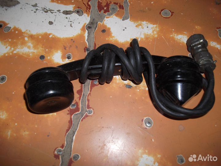 Микрофон и телефонная трубка