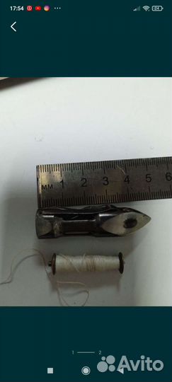 Челнок с шпулей