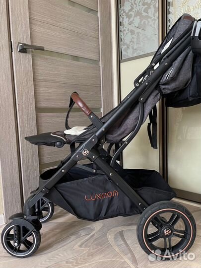 Прогулочная коляска luxmom