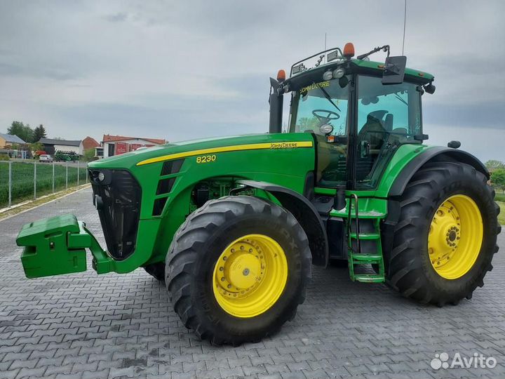 Трактор John Deere 8230, 2010