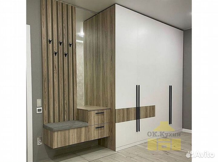 Шкаф купе с зеркалом