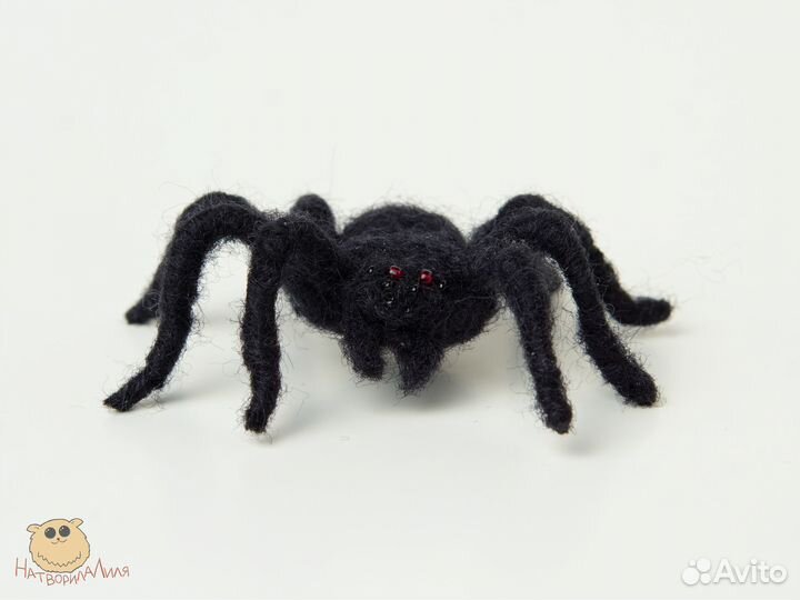 Чёрный паук тарантул фигурка из шерсти handmade