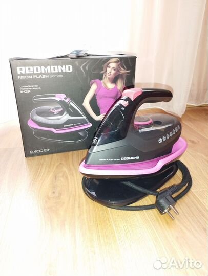 Утюг Redmond RI-C234
