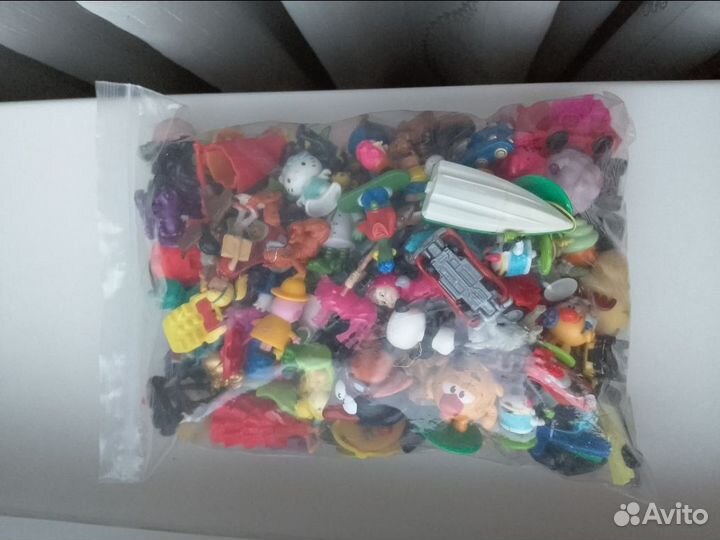 Игрушки Киндер Сюрприз пакетом