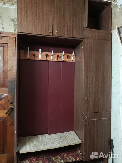 Шкаф в прихожую. Отдам за 3-х л банку помидор