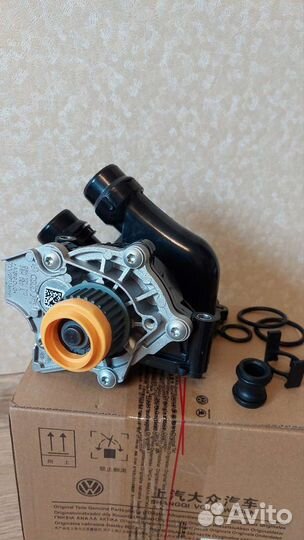 Помпа В сборе VAG 1.8-2,06H121010А