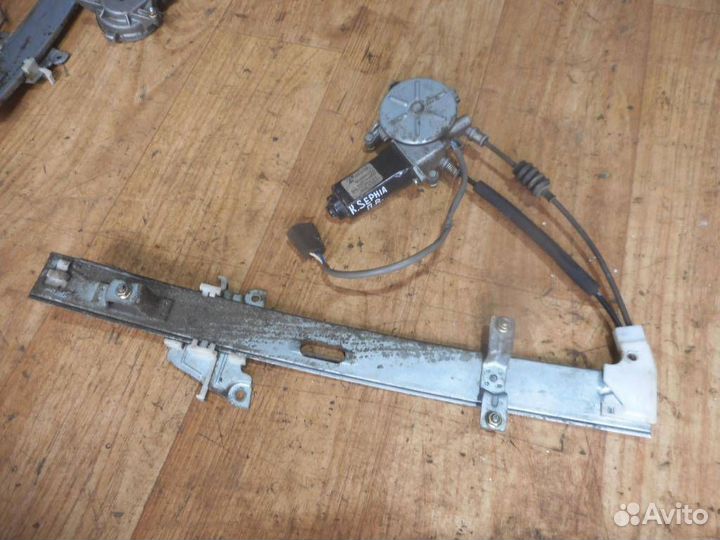 Стеклоподъемник электр. передний правый Kia Sephi