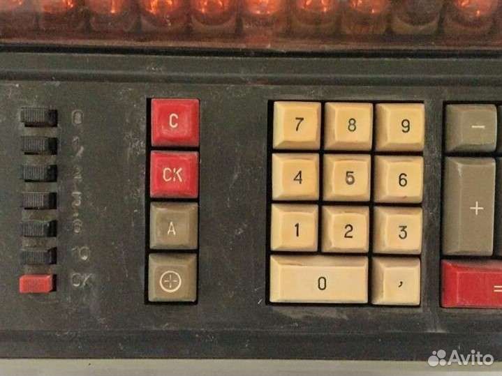 Советский калькулятор Искра-111М
