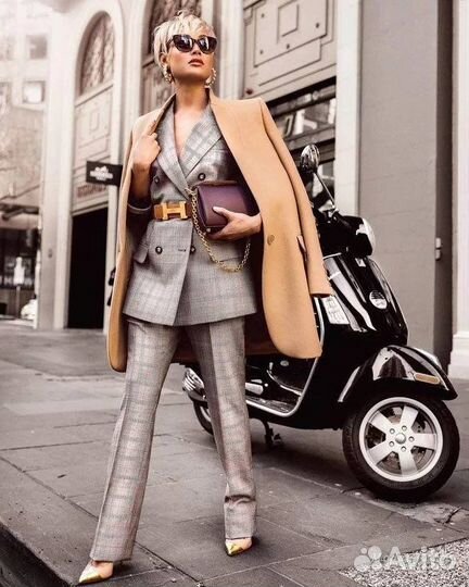 Продавец-Консультант в Шоурум