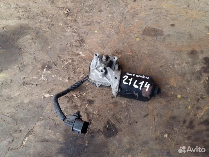 Моторчик стеклоочистителя передний Kia Sorento 20