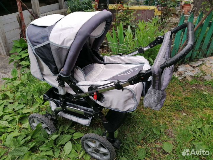 Коляска состояние нового