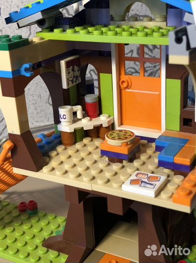 Lego домик Мии на дереве