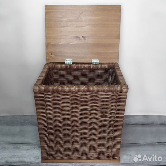 Корзина плетеная на каркасе