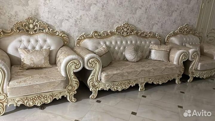 Диван с креслами