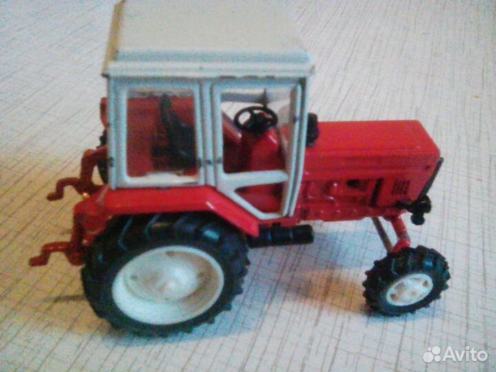 Моделька трактора Беларусь мтз- 82
