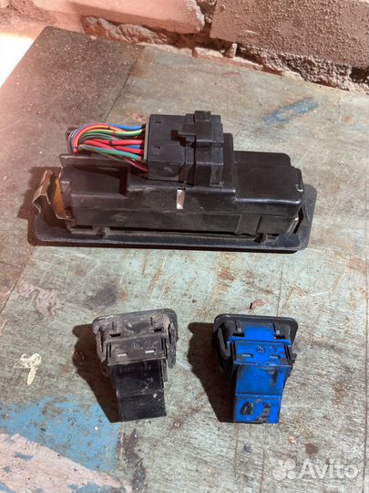 Кнопка стеклоподъемника mitsubishi galant 6