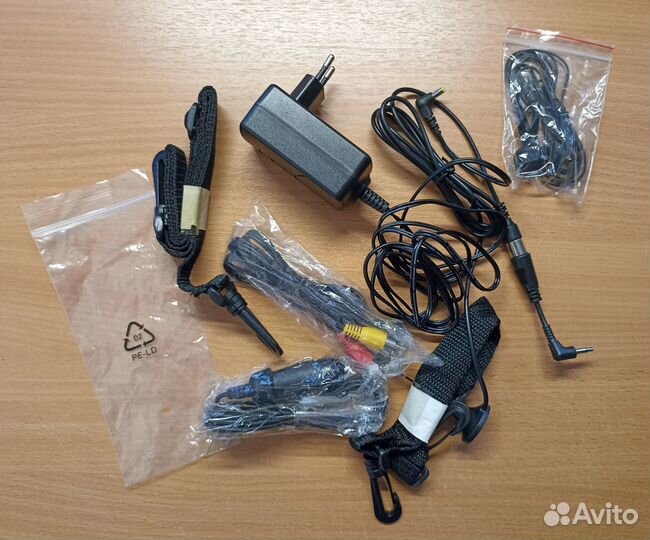 Портативный DVD плеер с TV новый в коробке