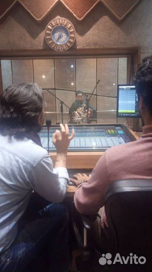 Преподаватель игры на виолончели
