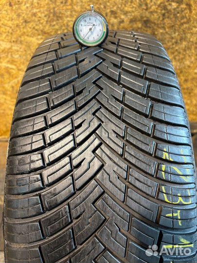 Pirelli Scorpion All Season SF2 235/45 R20